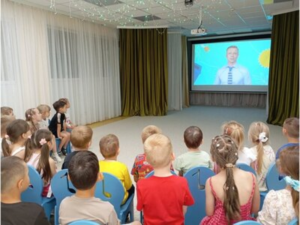 Занятия в "Зеленой школе" Занятия в "Зеленой школе"