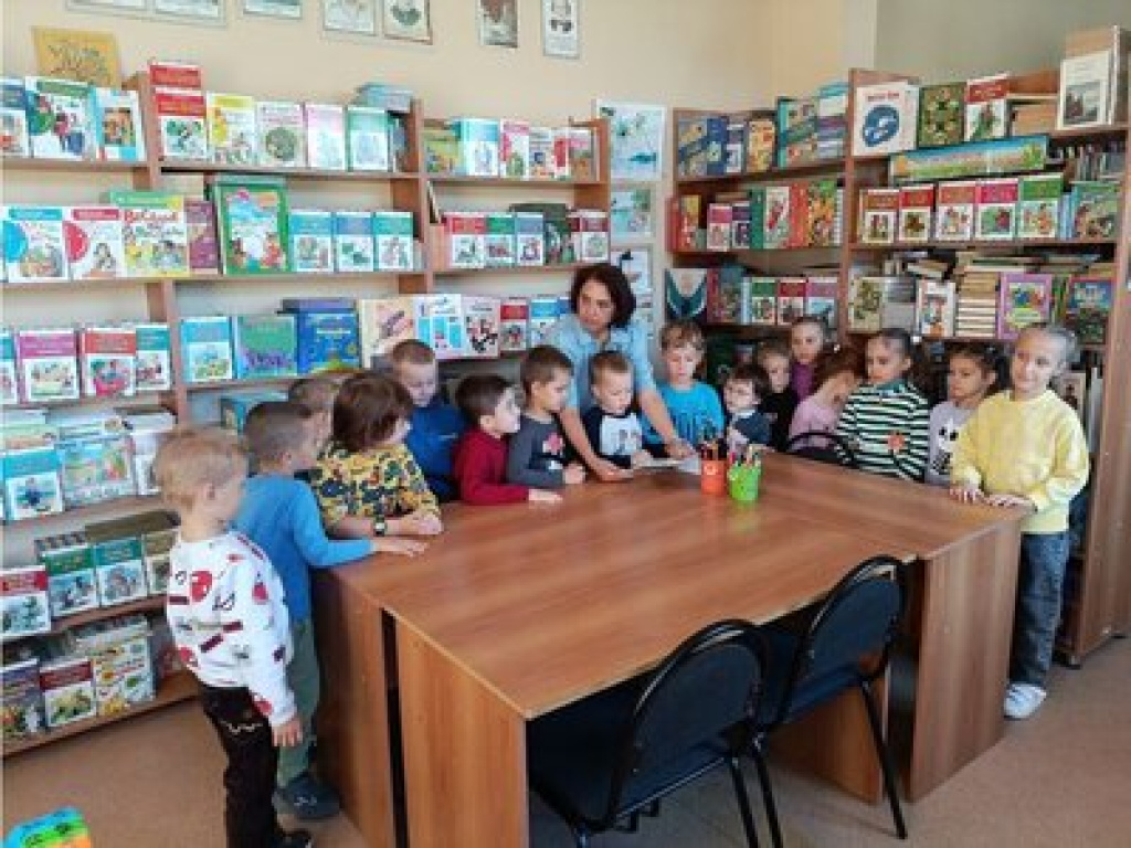 Экскурсия в школу, будущие первоклассники